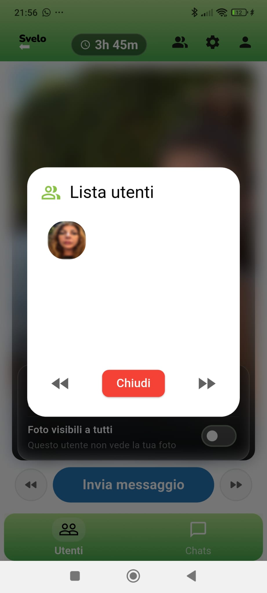 Schermata dell'app SVELO con la lista delle persone presenti all'evento, mostrate a gruppi da sfogliare con le frecce.